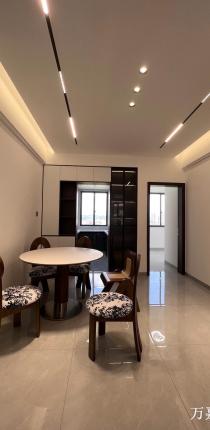 京华公馆电梯7楼精装4房，急售50.8万（07193）18877782388