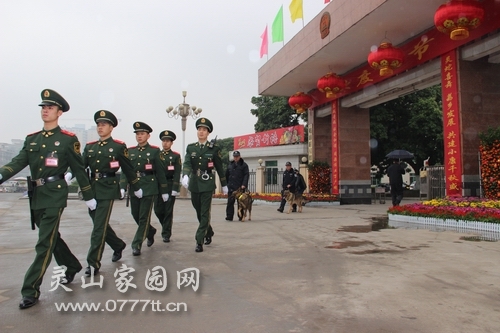 严整的队列走出威严的警风