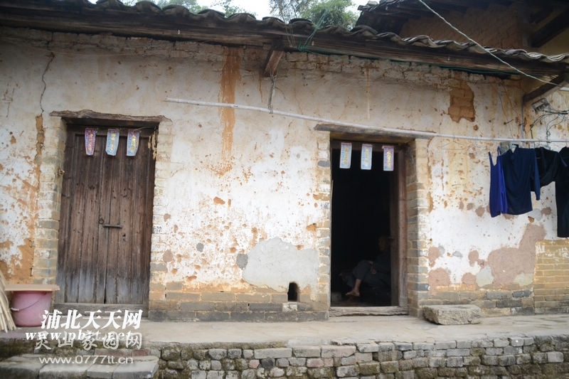 宋莹父母的卧室8.jpg