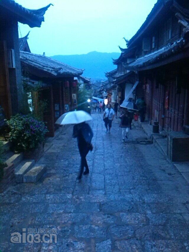丽江古城的一条小巷