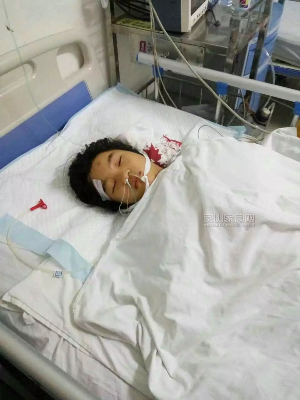 头部重伤的梁燕霞