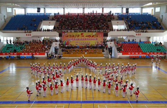 实验小学代表队在赛场上