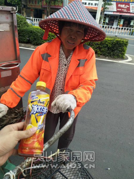 160258nhv81hy1wvy83y8y.jpg