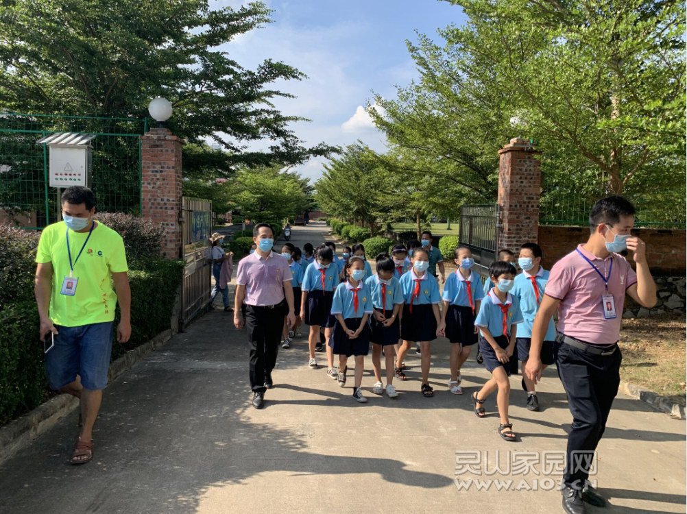 灵山县第三小学师生代表到灵山县自来水公司二厂进行参观学习QQ图片20200917084412.jpg