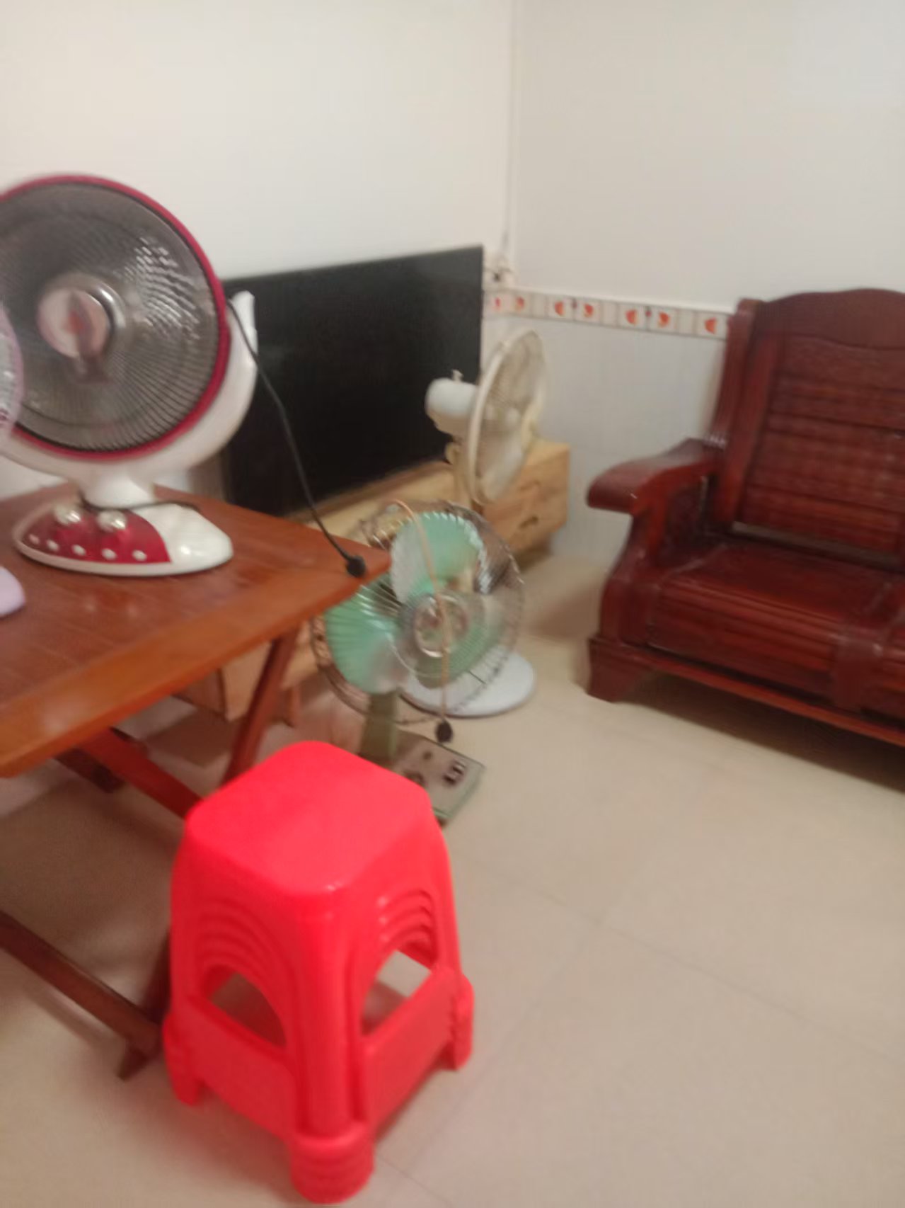灵城新风街两房一厅出租，家电齐全