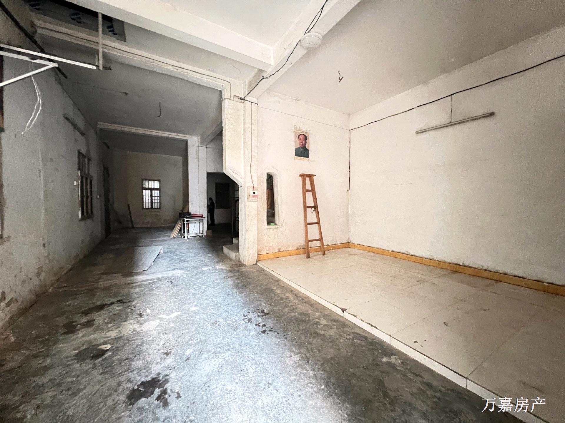 江南路附近国有天地楼，双铺三面光，急抛77万【06598】18277776602