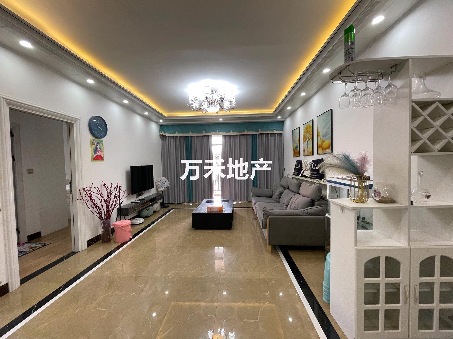 39.8万电梯三房，领包入住。13737755953