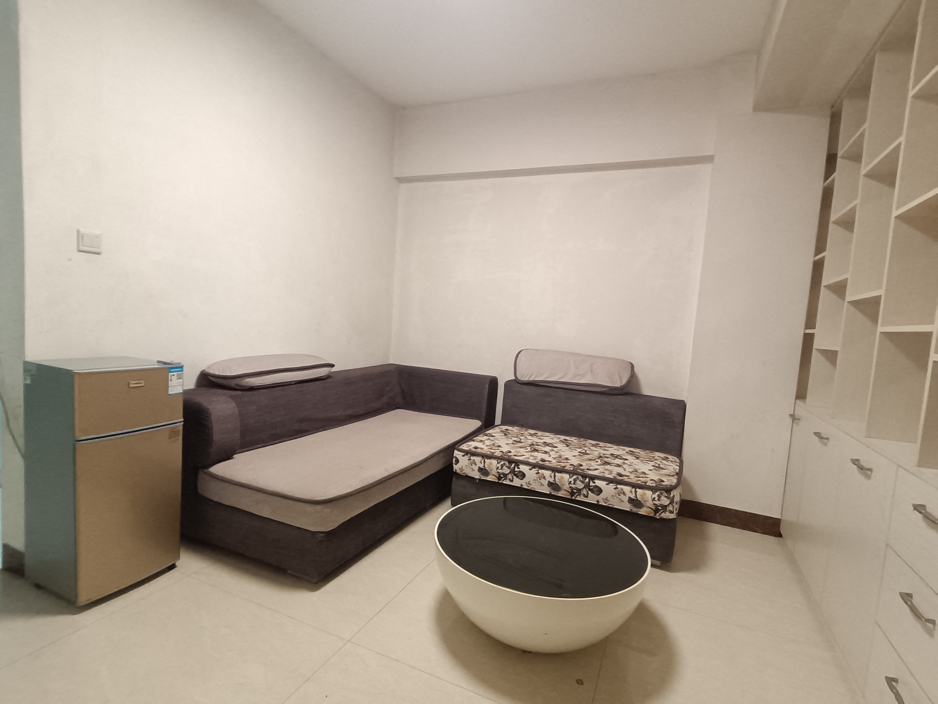 114423a55j53lsl35szh81.jpg