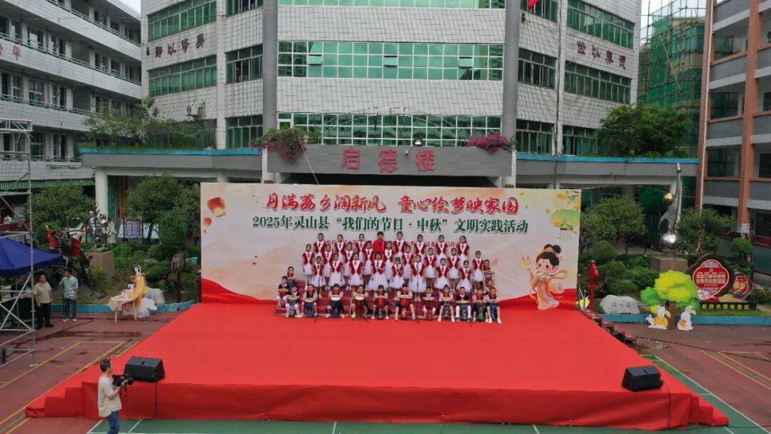 54db4b27877e1ccf8424ffb1fb865825.jpg
