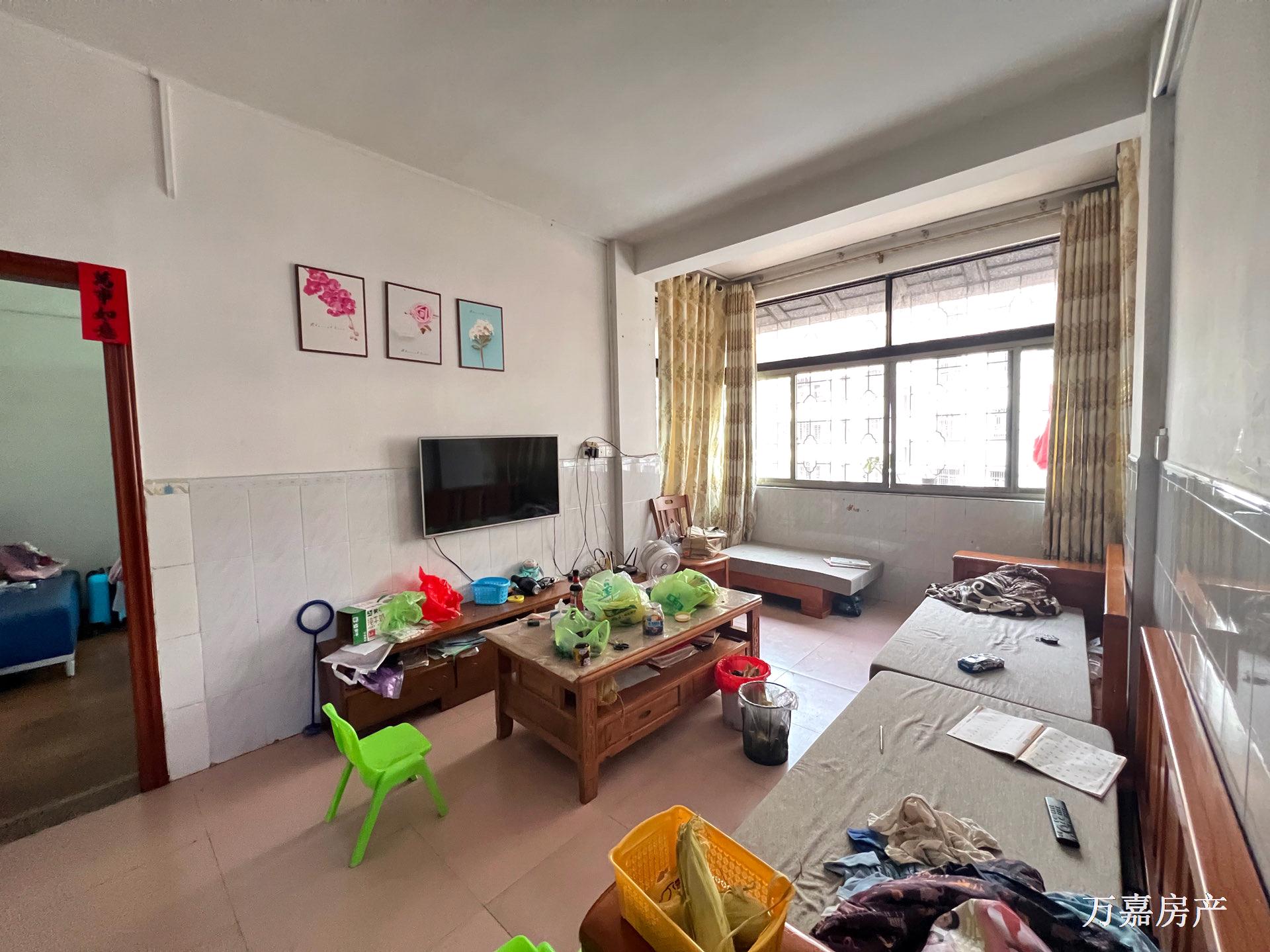 实小附近新净3房，位置中心，抛28万（06546）18877782388