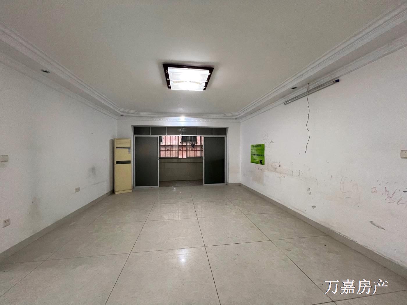 实小书包125平3房，送车位，卖38万（02272）18877782388