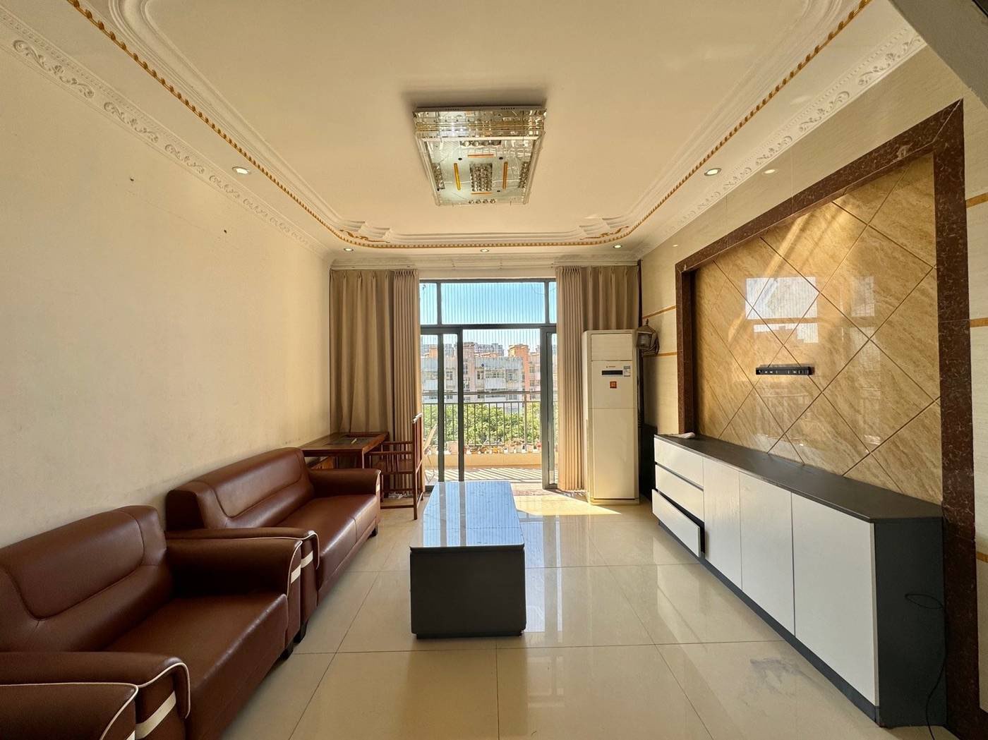 上东区楼中楼四房，送露台，拎包入住，总价38.8万