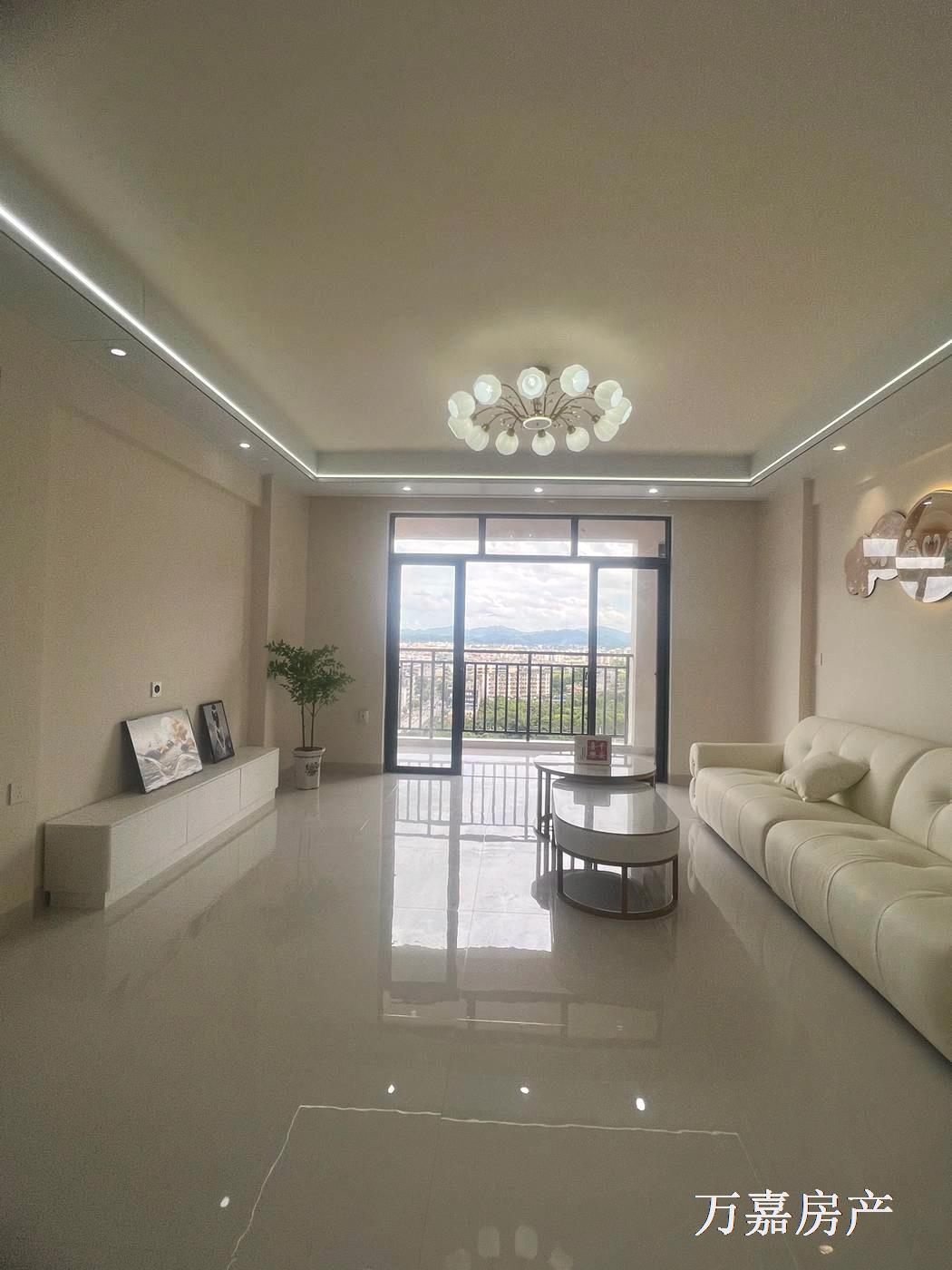 四小书包电梯4房降价急抛，交通便利，首付8.5万【06657】18277776602】