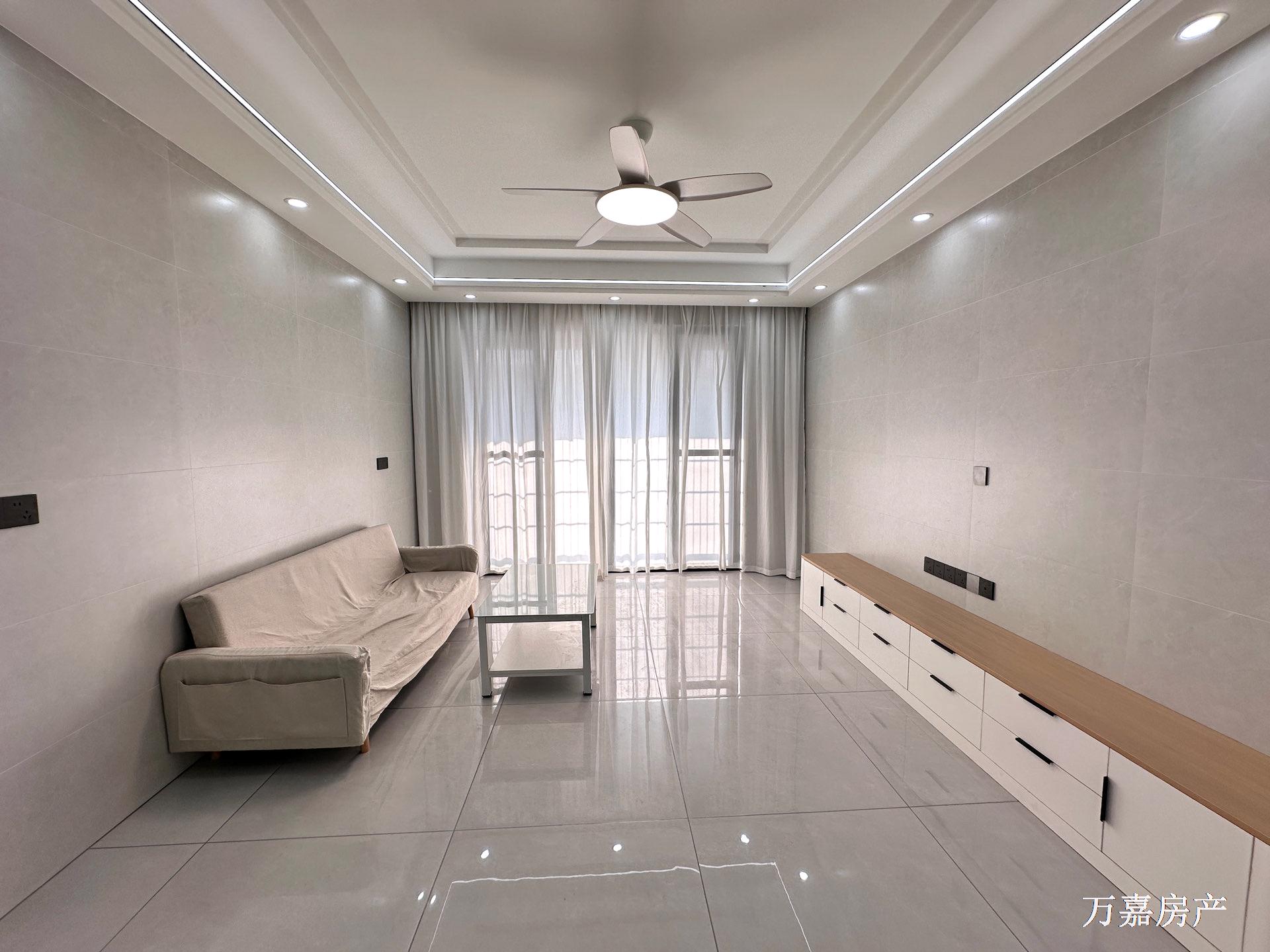 建开大院新净4房送车位，抛61.8万（06308）18877782388