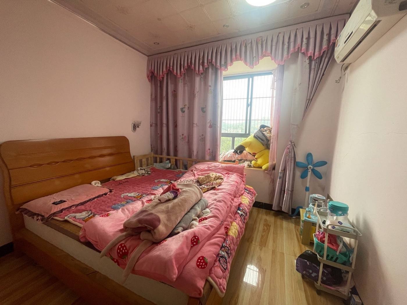 上东区复式楼中楼，41万，有露台，看房：13617771905蒙妹