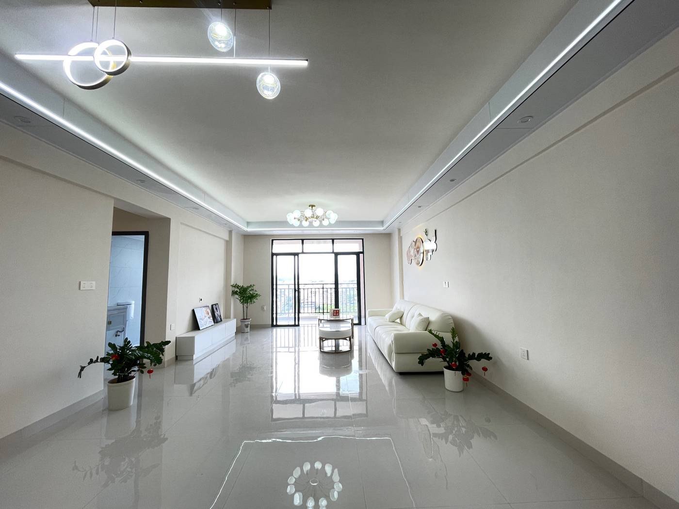 华荣荔园全新装修四房仅售56万