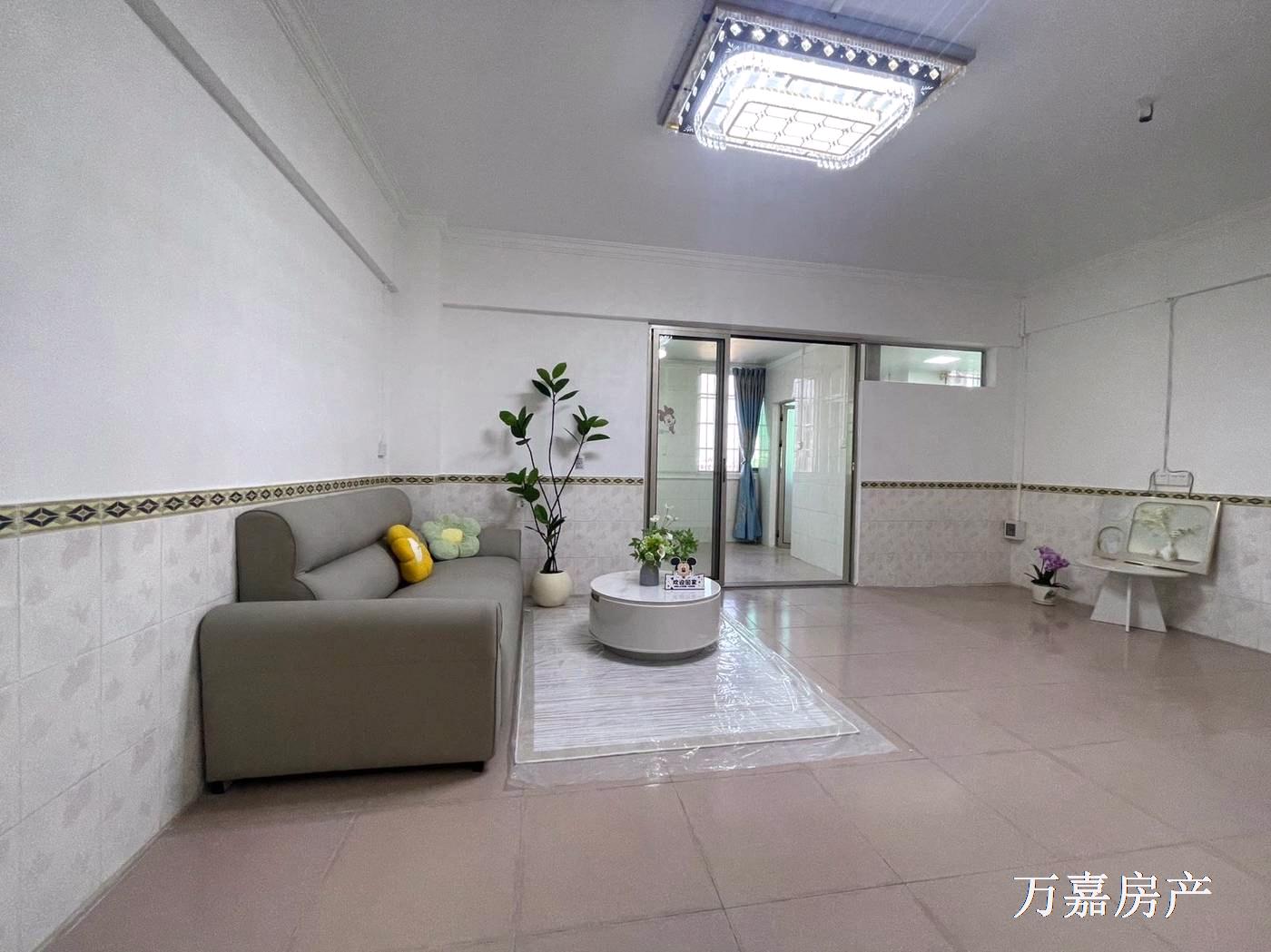 36米街附近电梯新净3房，实小书包35万（07018）18877782388