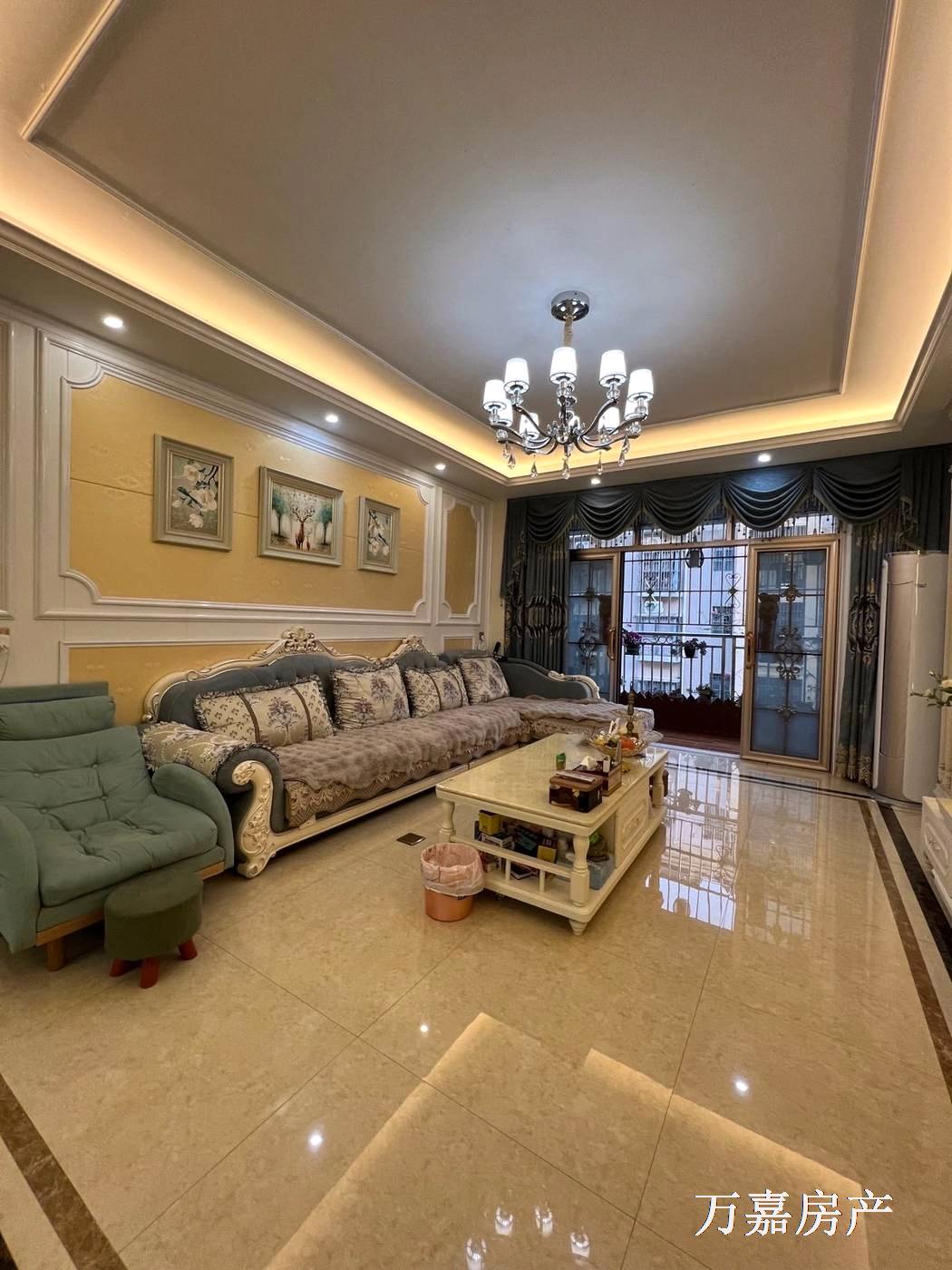 聚龙湾精装3加1房，四中书包53.8万（06915）18877782388