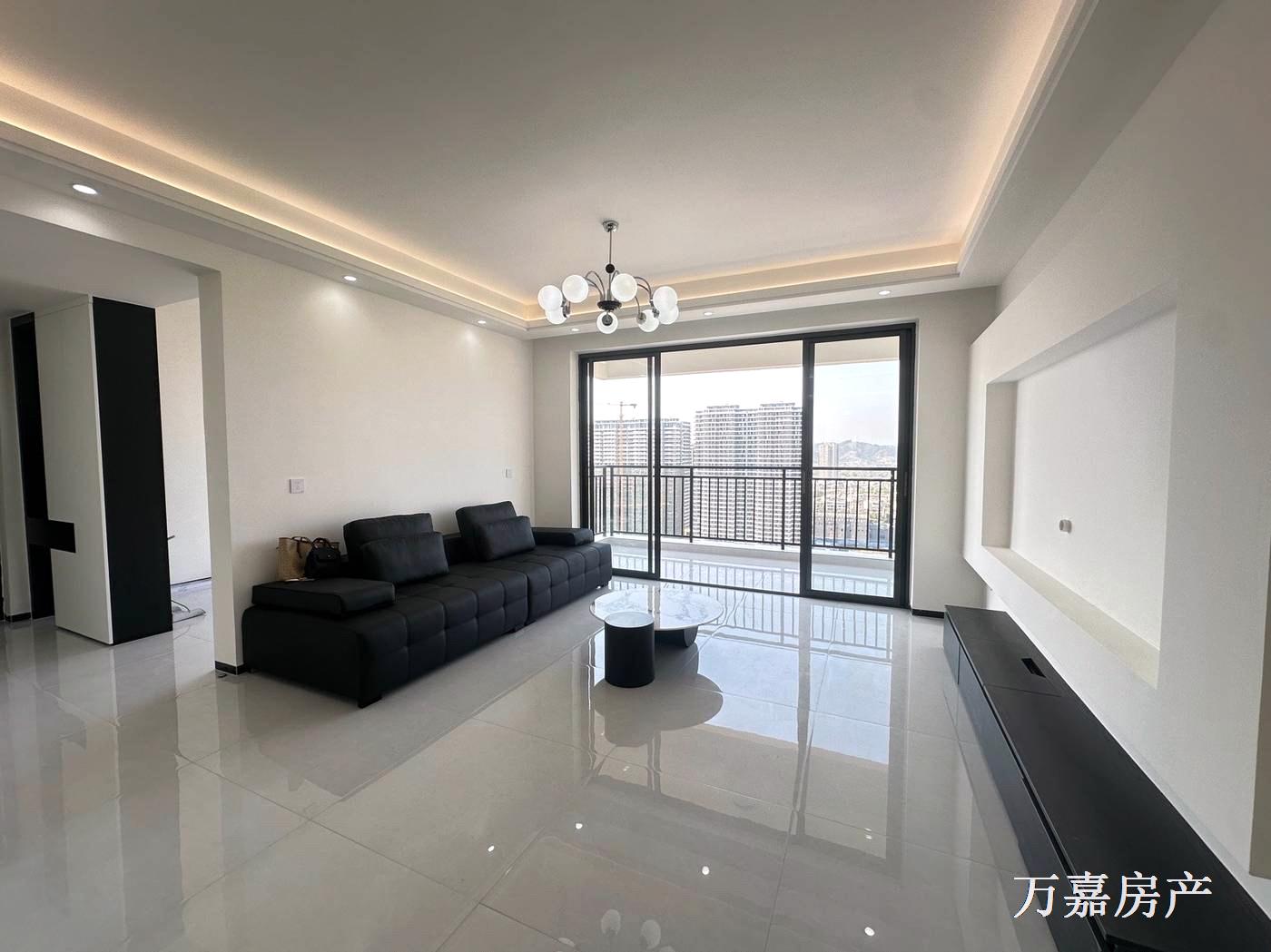 城南新区全新精装大4房未住过，抛56.6万（07016）18877782388