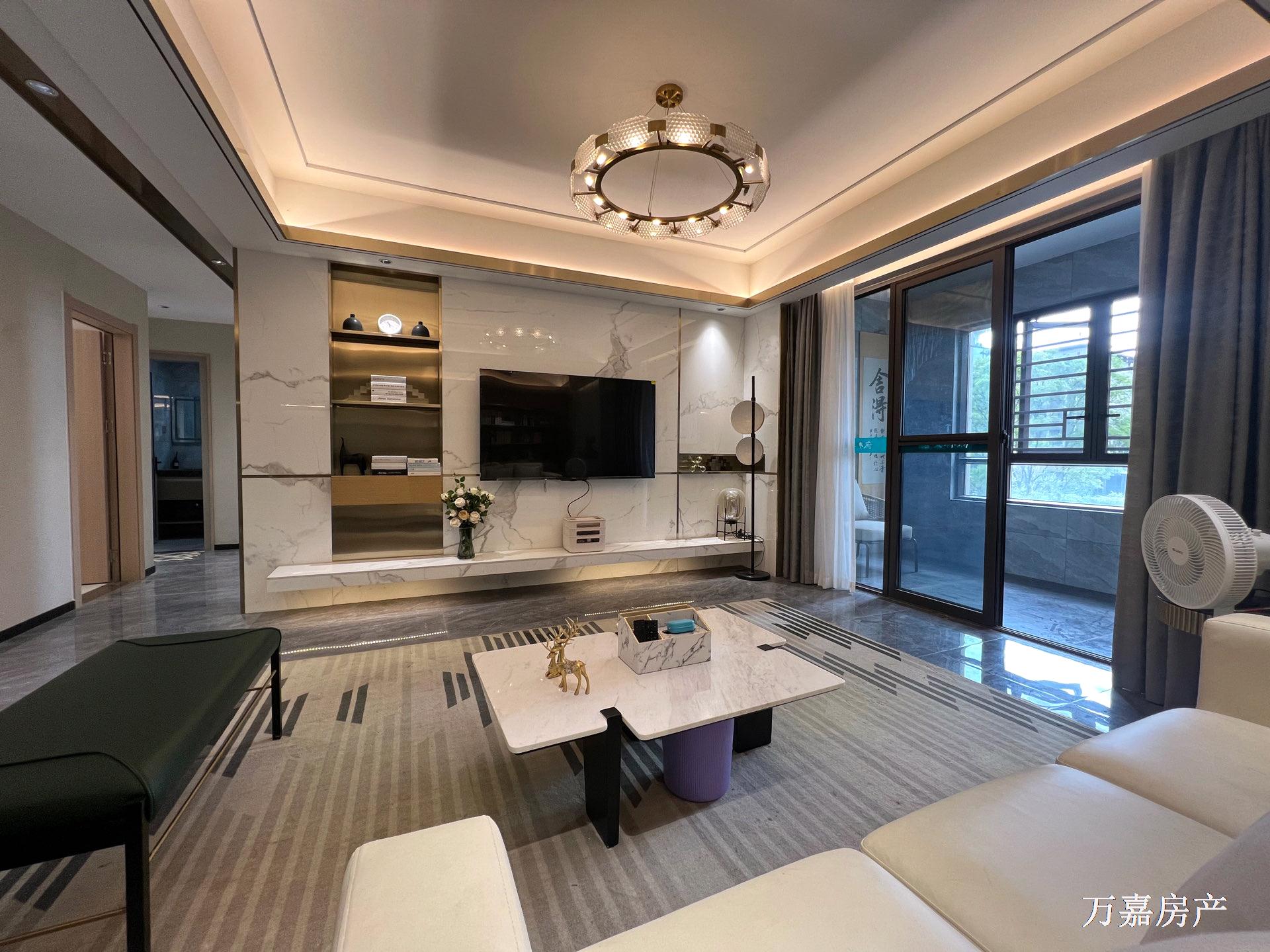 峯林府电梯精装4房有露台送车位，79万（06301）18877782388