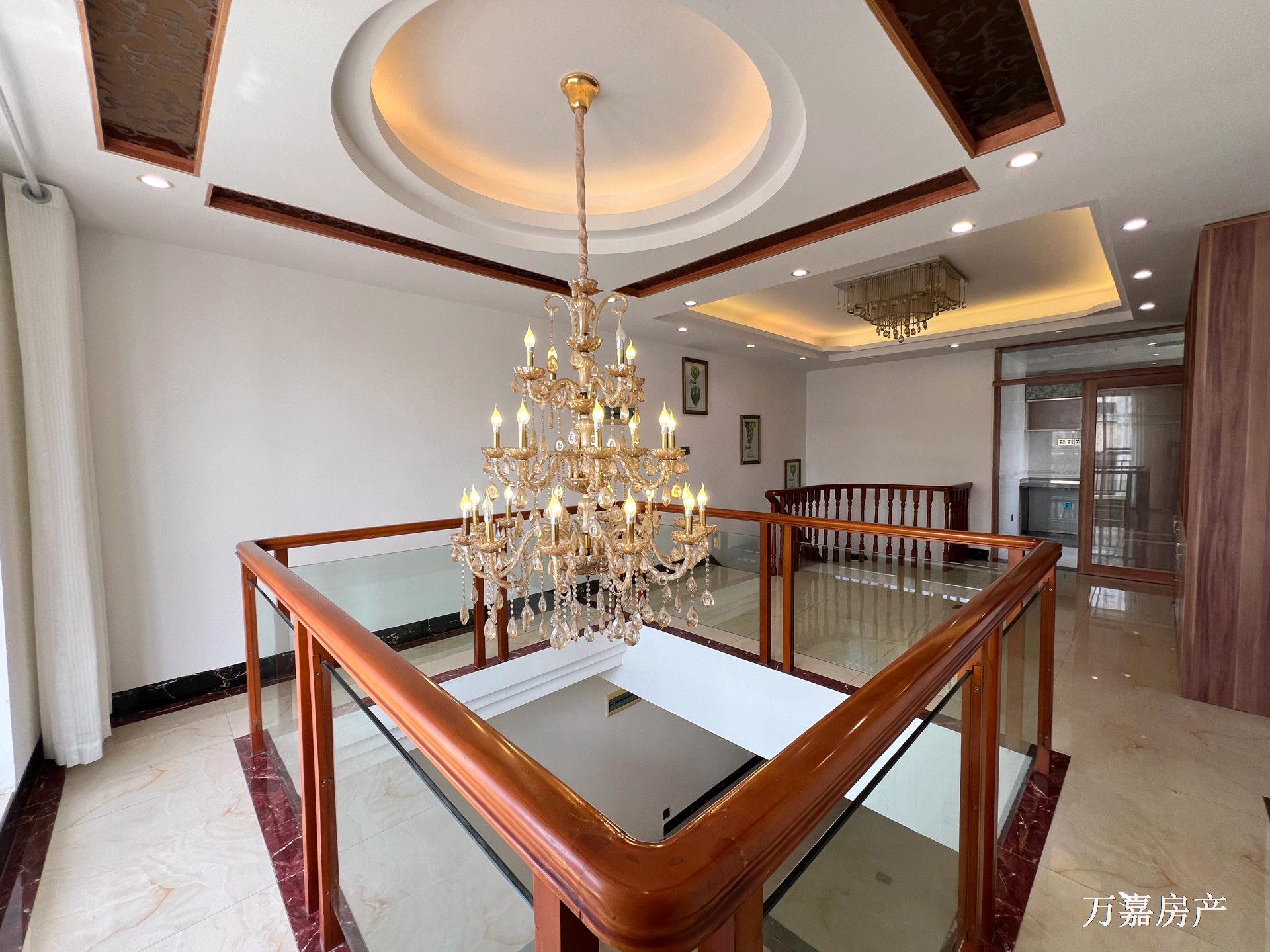 湘桂二期电梯楼中楼170平大5房，63.8万（03182）18877782388