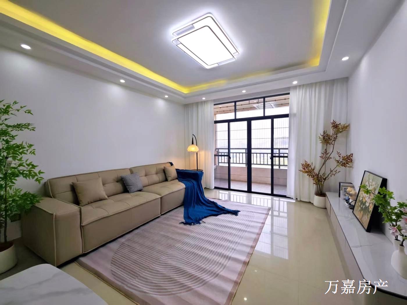 望阳上东区精装3房2厅2卫免费停车，47.5万（06885）18877782388