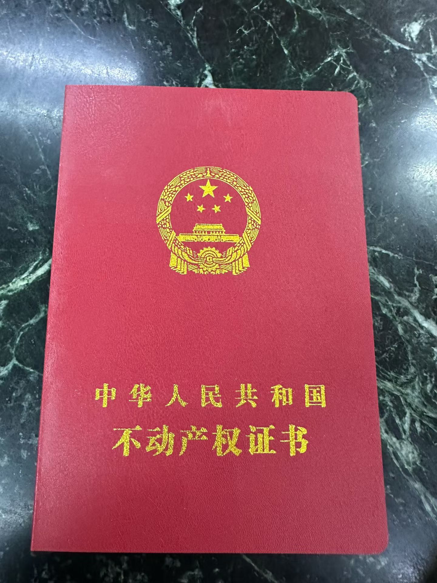 健康路商住两用天地楼，占地60平方，已建一层150万