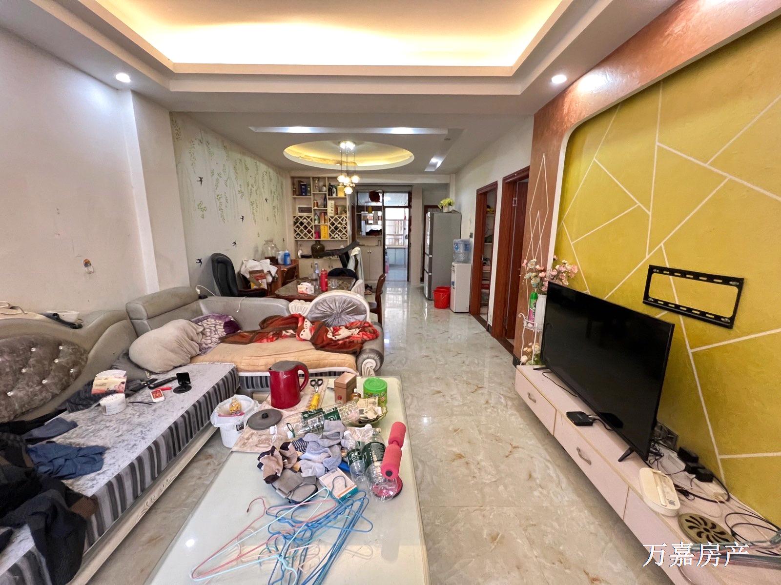 香江国际附近3房2卫，抛32.8万（07168）18877782388