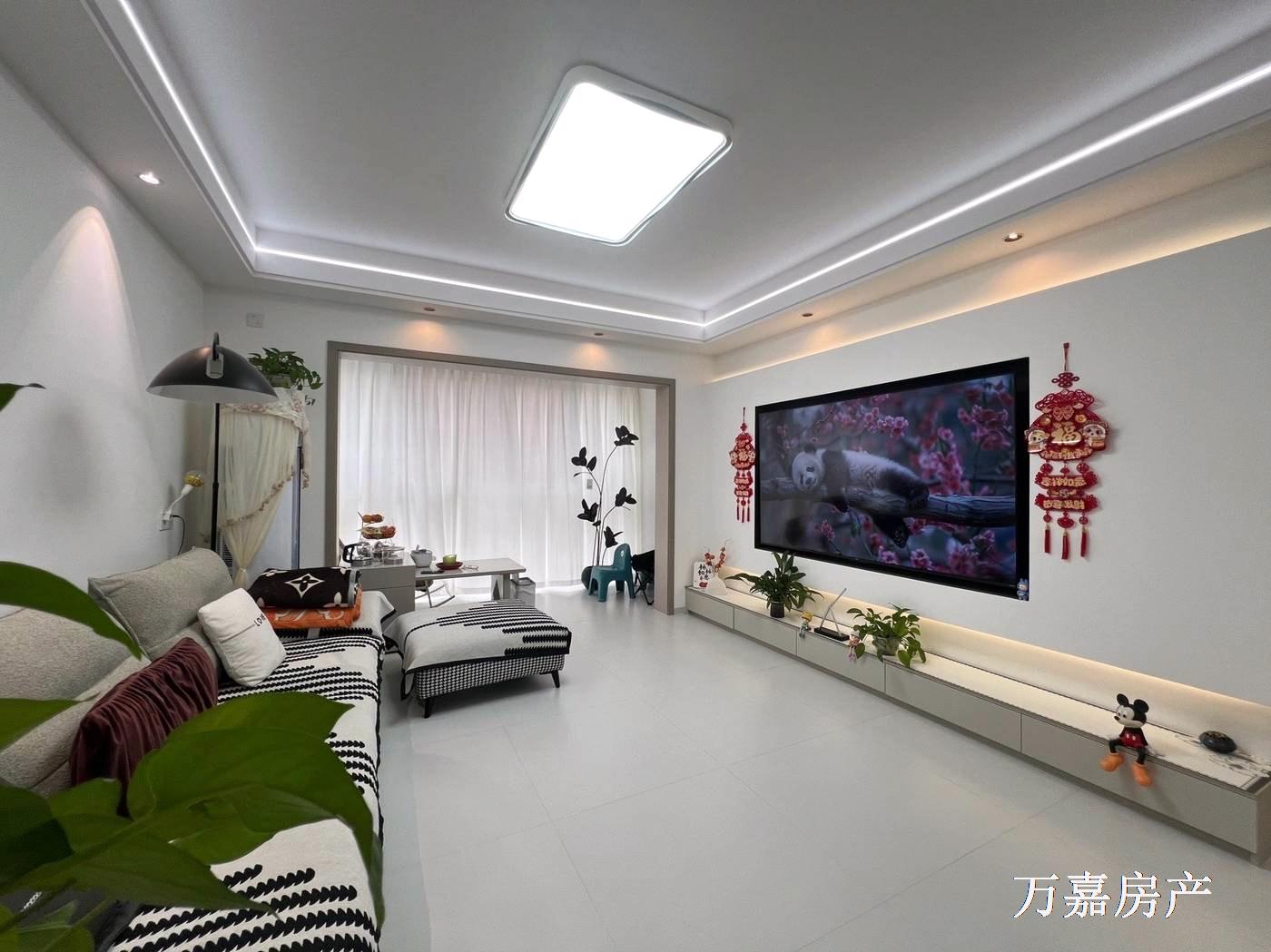 江湾尊府9成新精装4房送车位，75万拎包入住（07061）18877782388