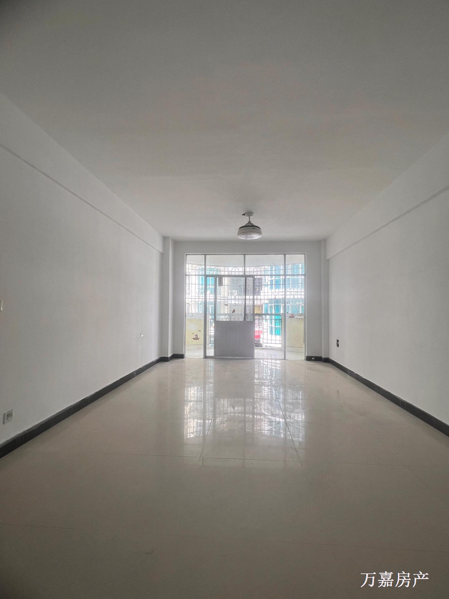 实小书包148平大3房，近学校，抛35万（06704）18877782388