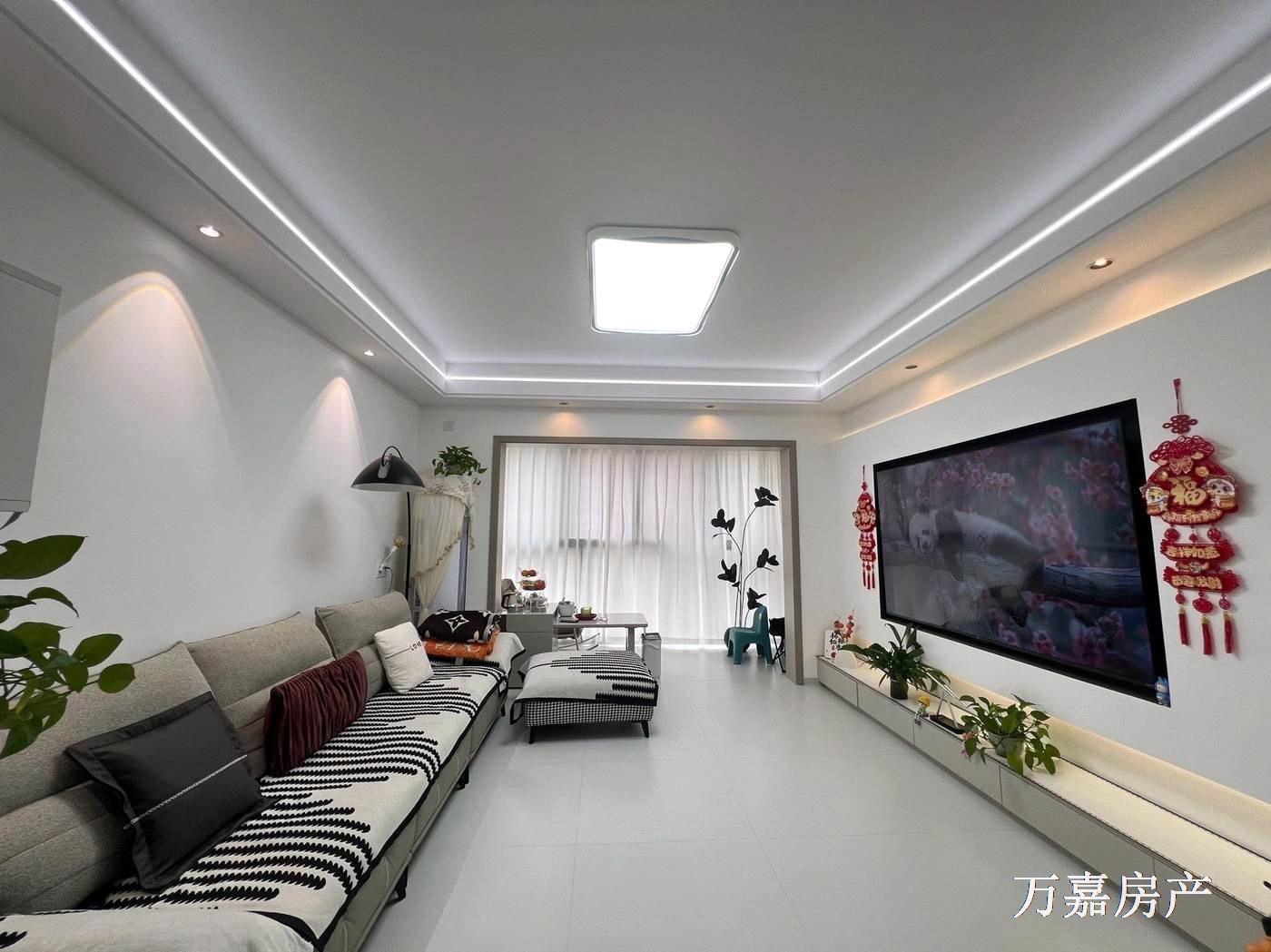 一江两岸旁电梯精装4房，再送车位，抛75万（07061）18877782388