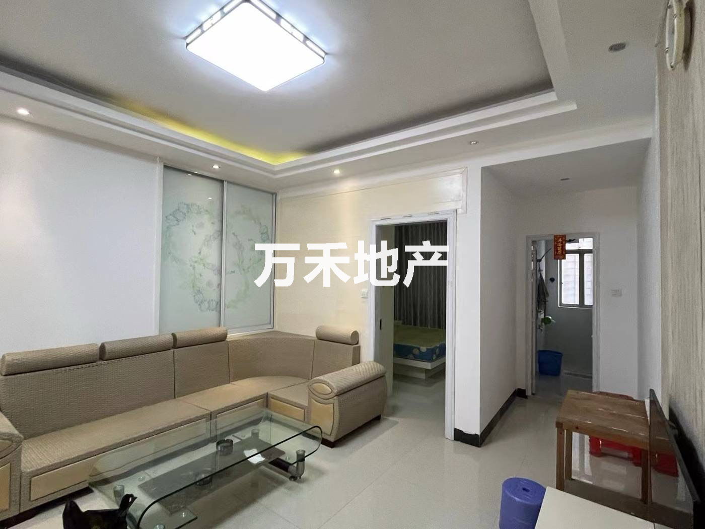 大花坛附近电梯好楼层两房出租1200元月，看房18977755568