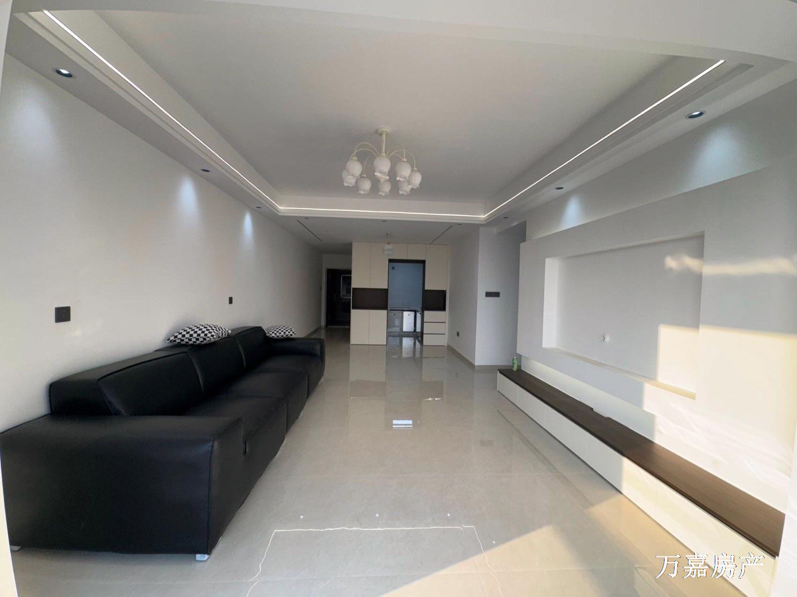 城市春天全新4房，电梯22楼，抛65万（07130）18877782388