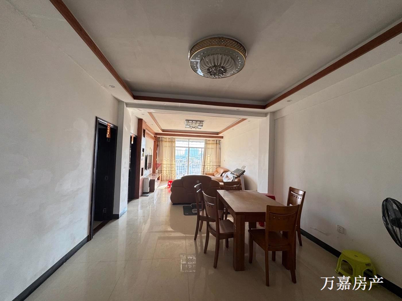 香江国际附近明亮大3房可改4房，才26万（06941）18877782388