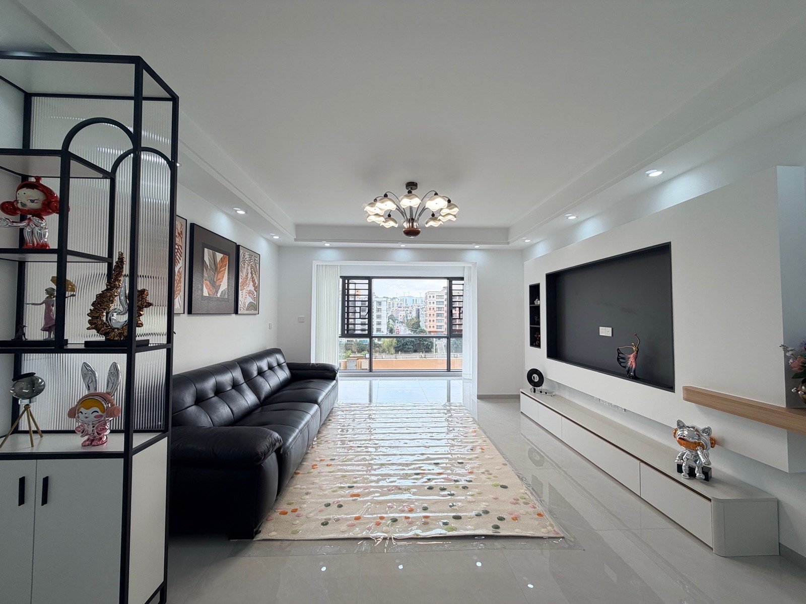 盛天江景全新装修3房，57.8万，首付8.6万，看房：13617771905 蒙妹