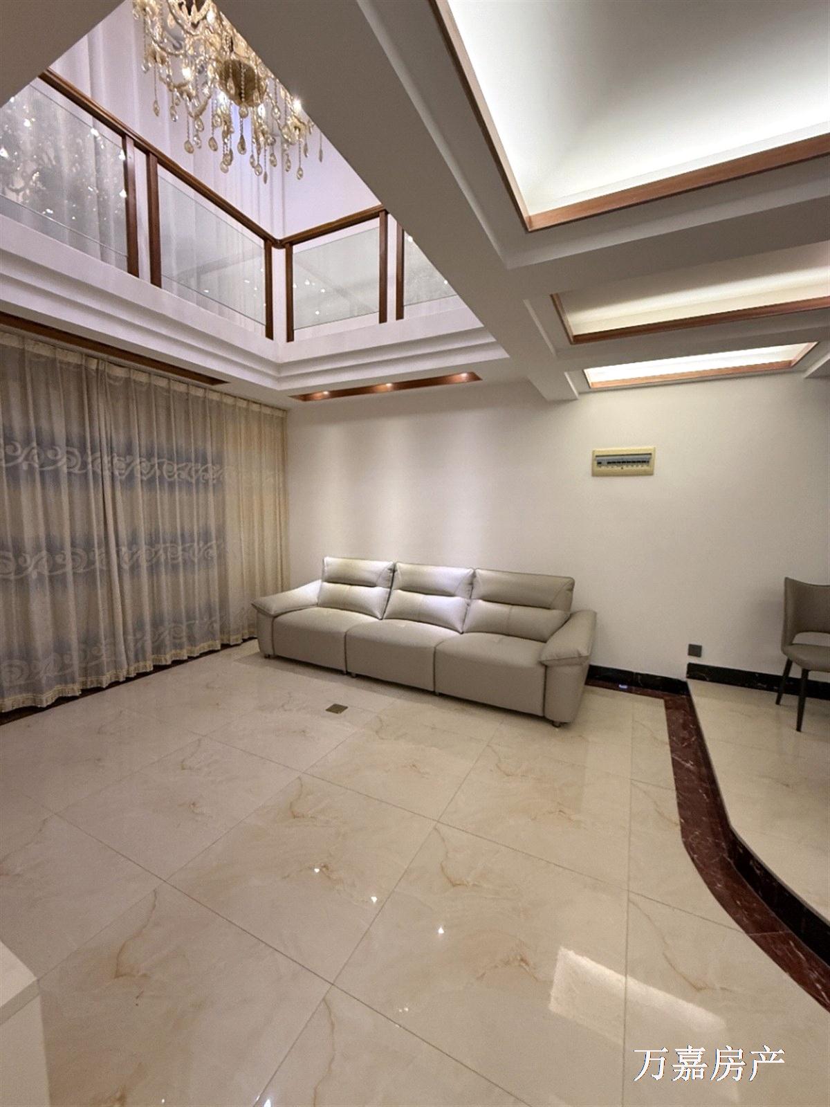 湘桂电梯精装楼中楼170平5房4卫，61.8万（03182）18877782388