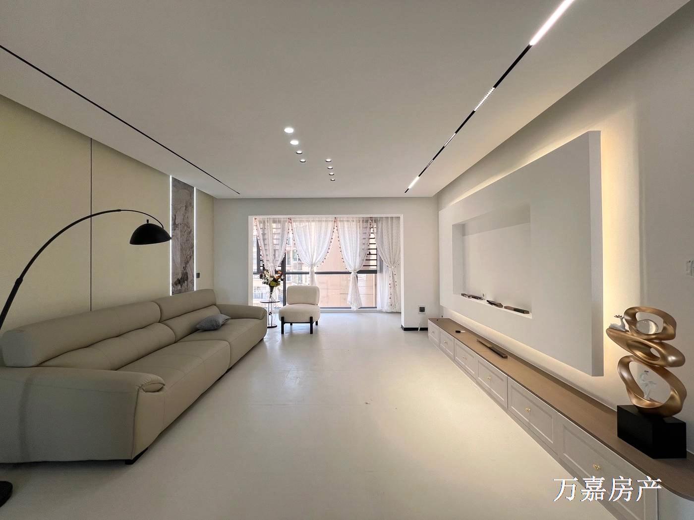 湘桂盛天全新精装4房，急售66.8万（07139）18877782388