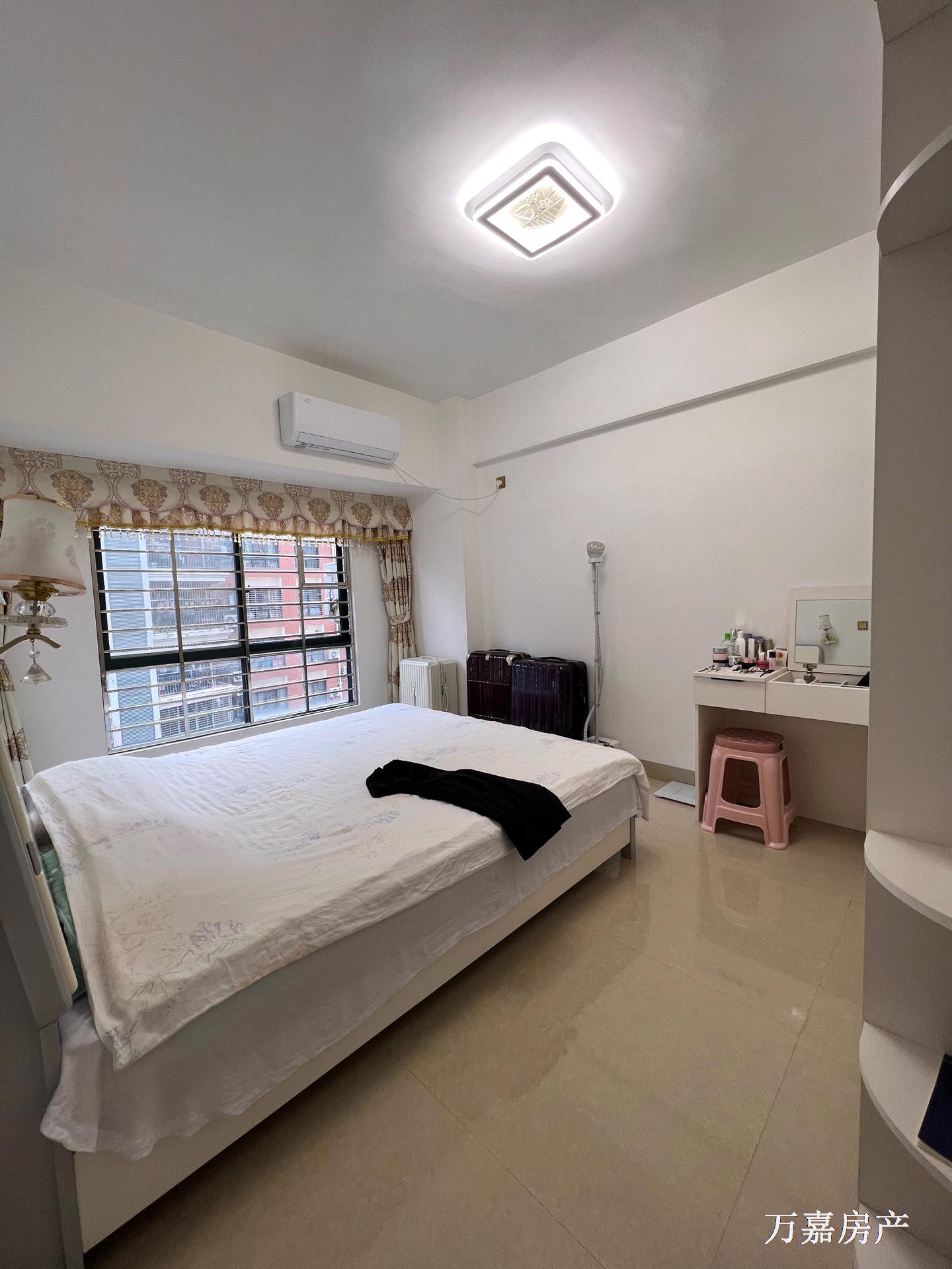 华荣荔园电梯新净3房，抛45万（06820）18877782388