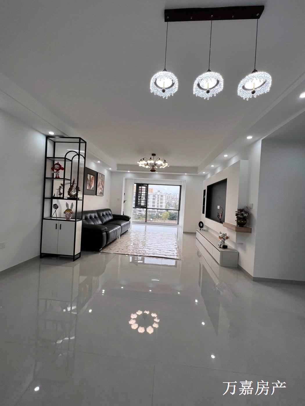 湘桂盛天三期精装3房未住过，急售57.8万（07027）18877782388