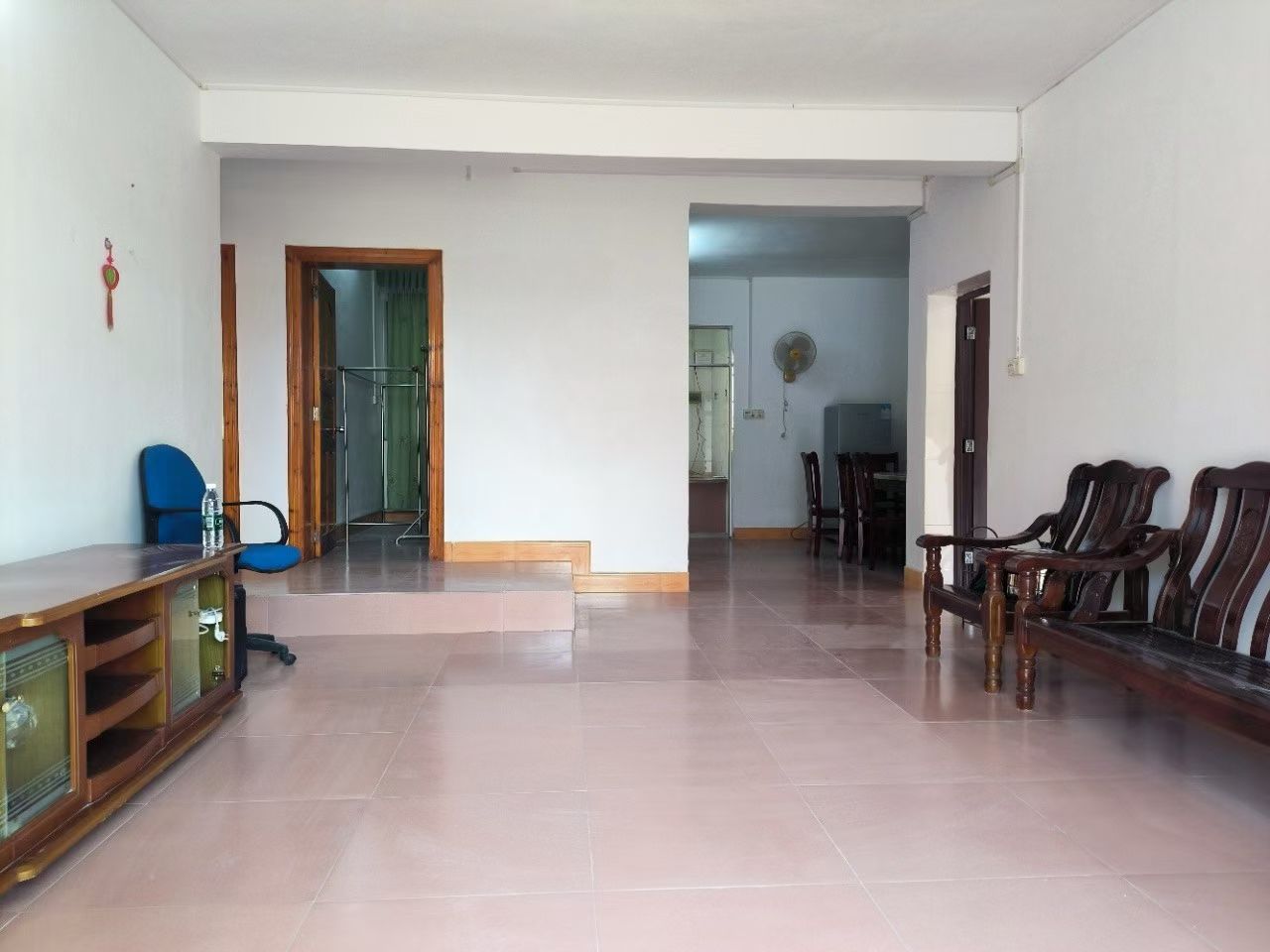 老城区新净三房20.8万，一楼有杂物间。