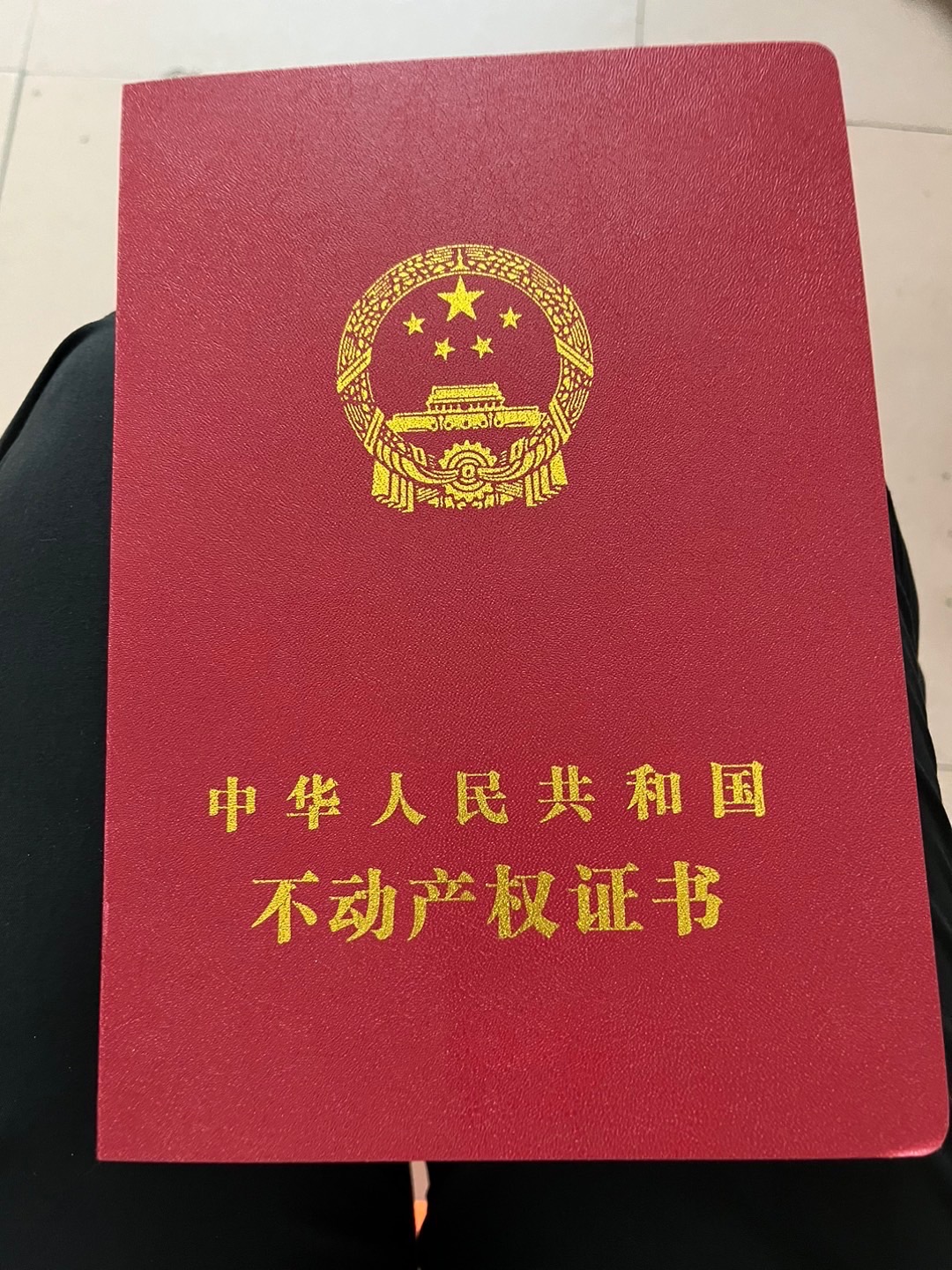 光大公园对面的商铺，可以做小食，25000/年，看铺：13617771905