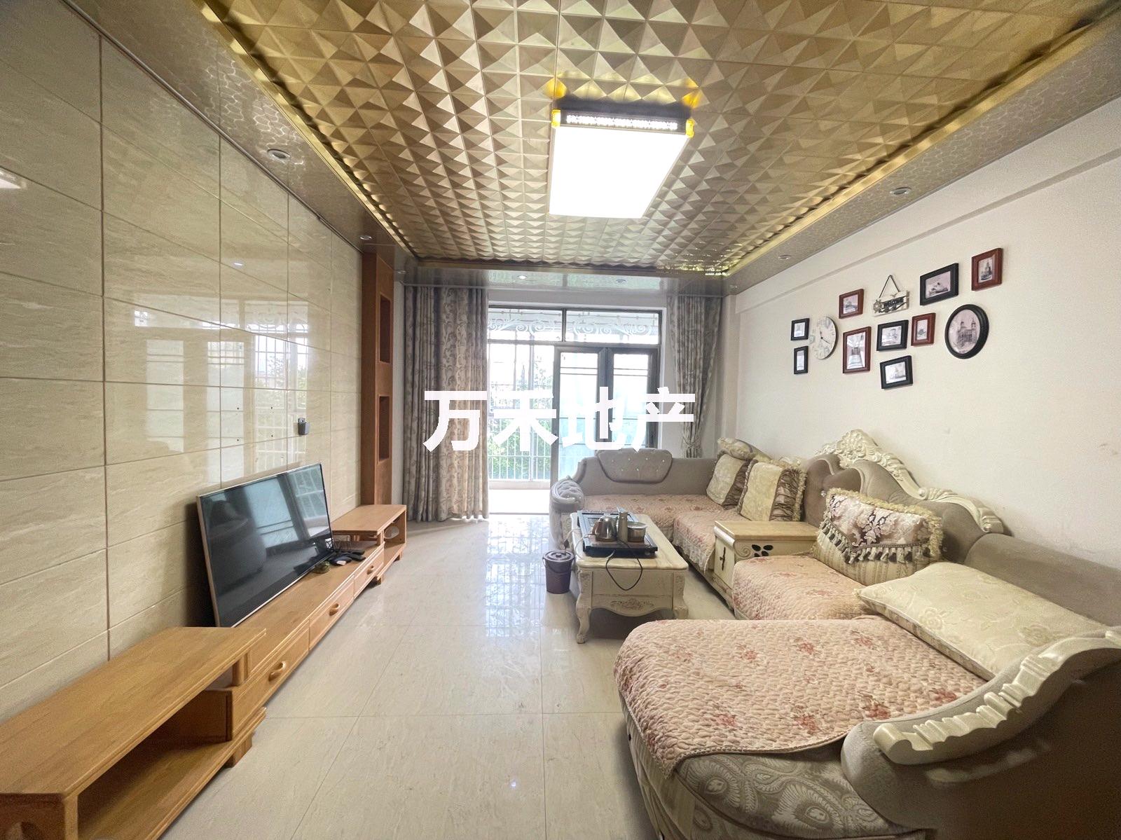 聚龙湾低楼层2房双卫，首付5万，看房：13617771905 蒙