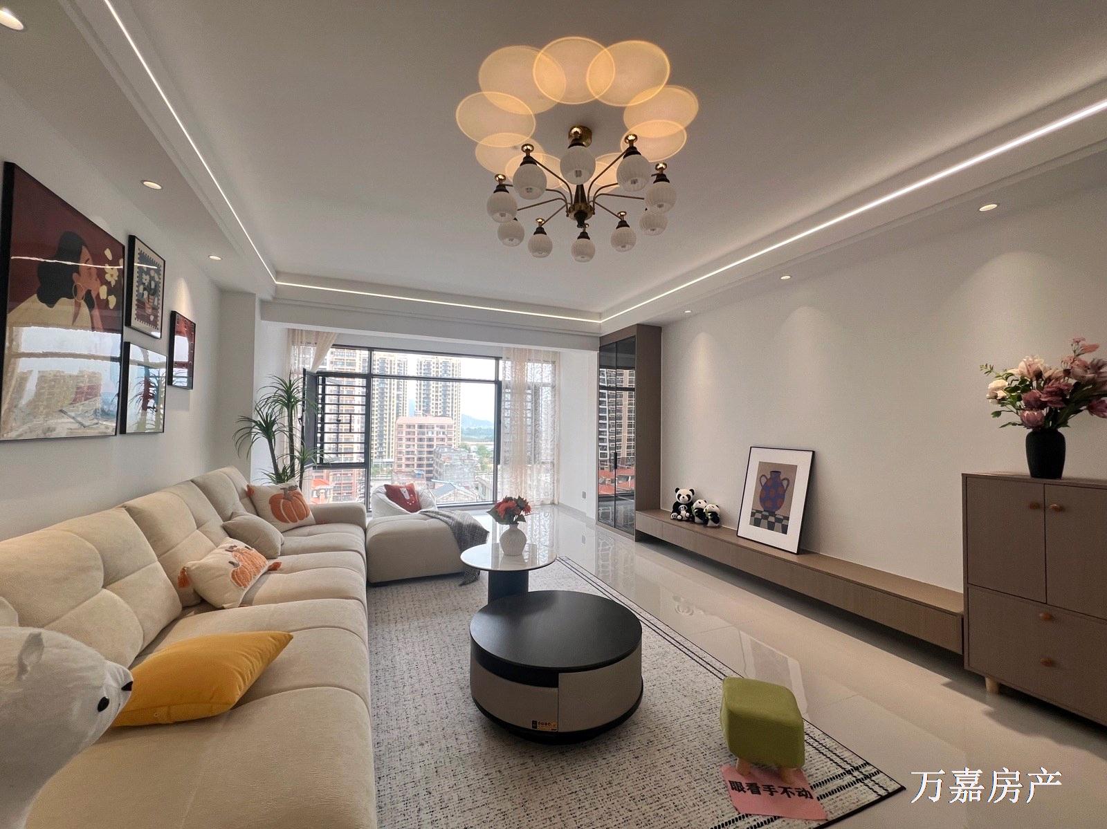 新星书包电梯精装4房，直接入住62.8万（07185）18877782388