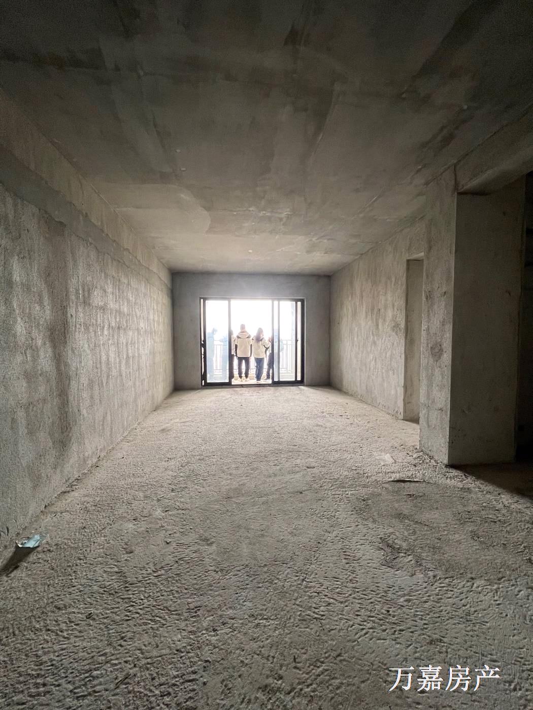 山水绿城电梯17楼毛坯大4房送车位，才42.6万（07029）18877782388