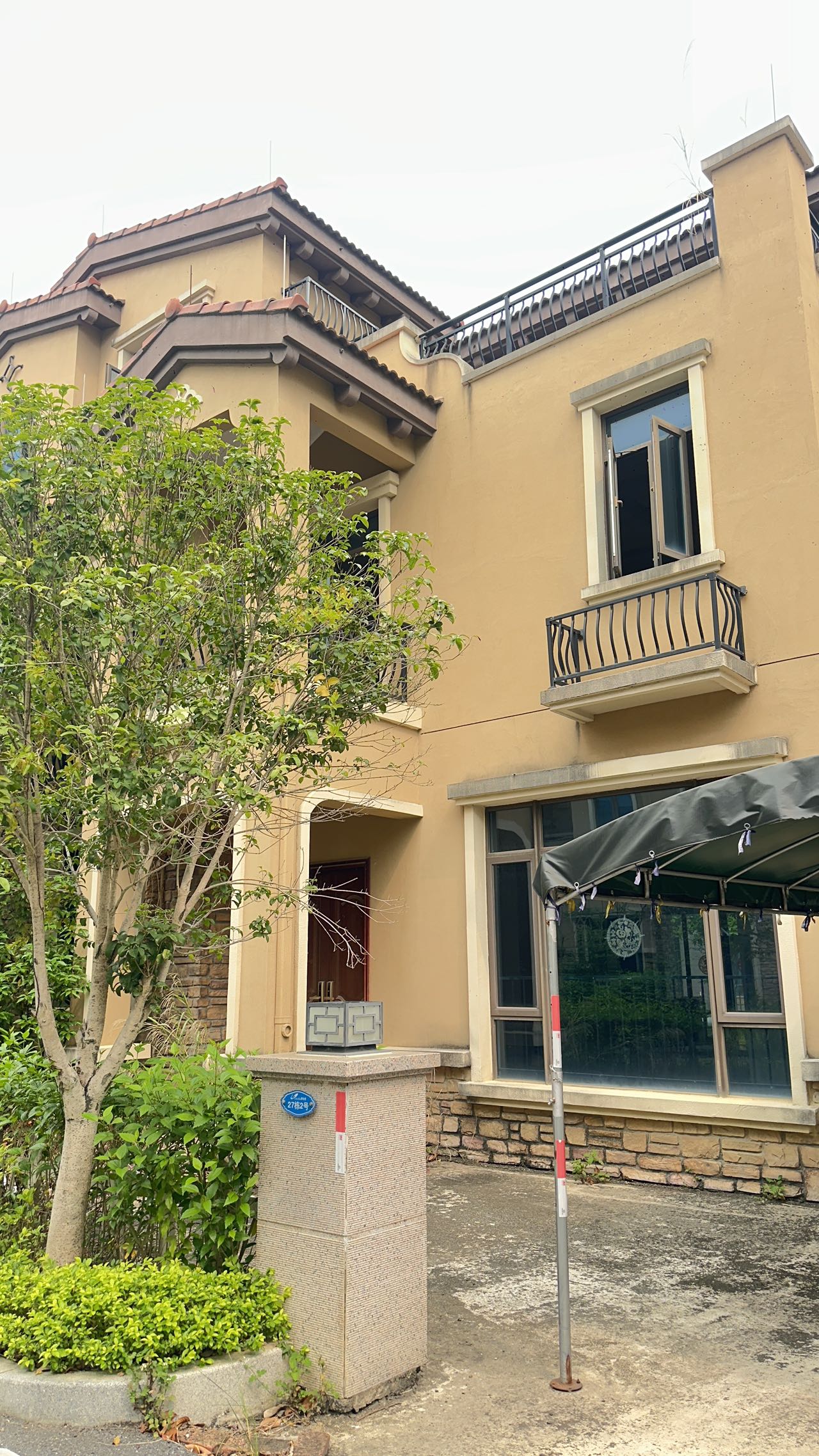 碧桂园三面光别墅，带前后大花园148万