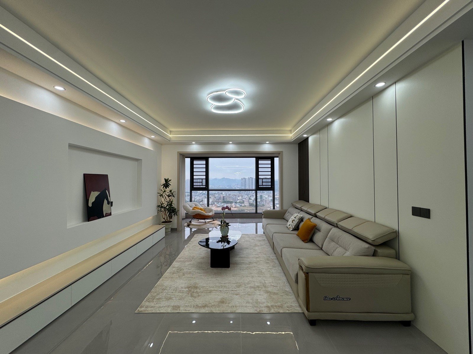 光大三期全新装修四房送家具家电67.8万