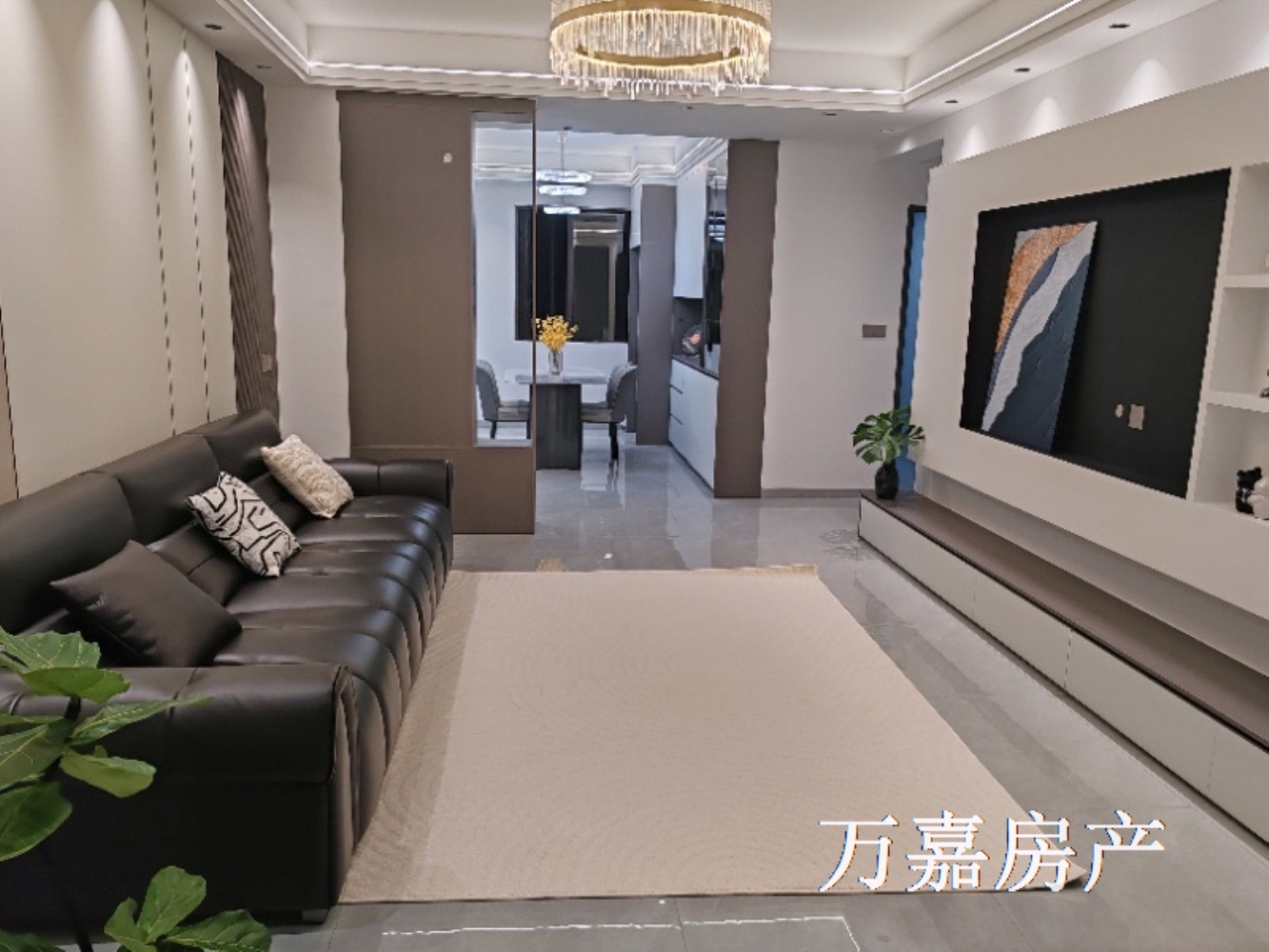 一江两岸附近电梯新装4房，66.8万（05144）18877782388
