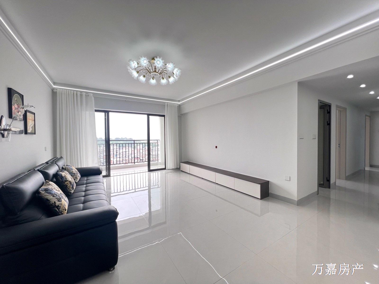 华荣大厦全新精装大4房，即买即住57.8万（07204）18877782388