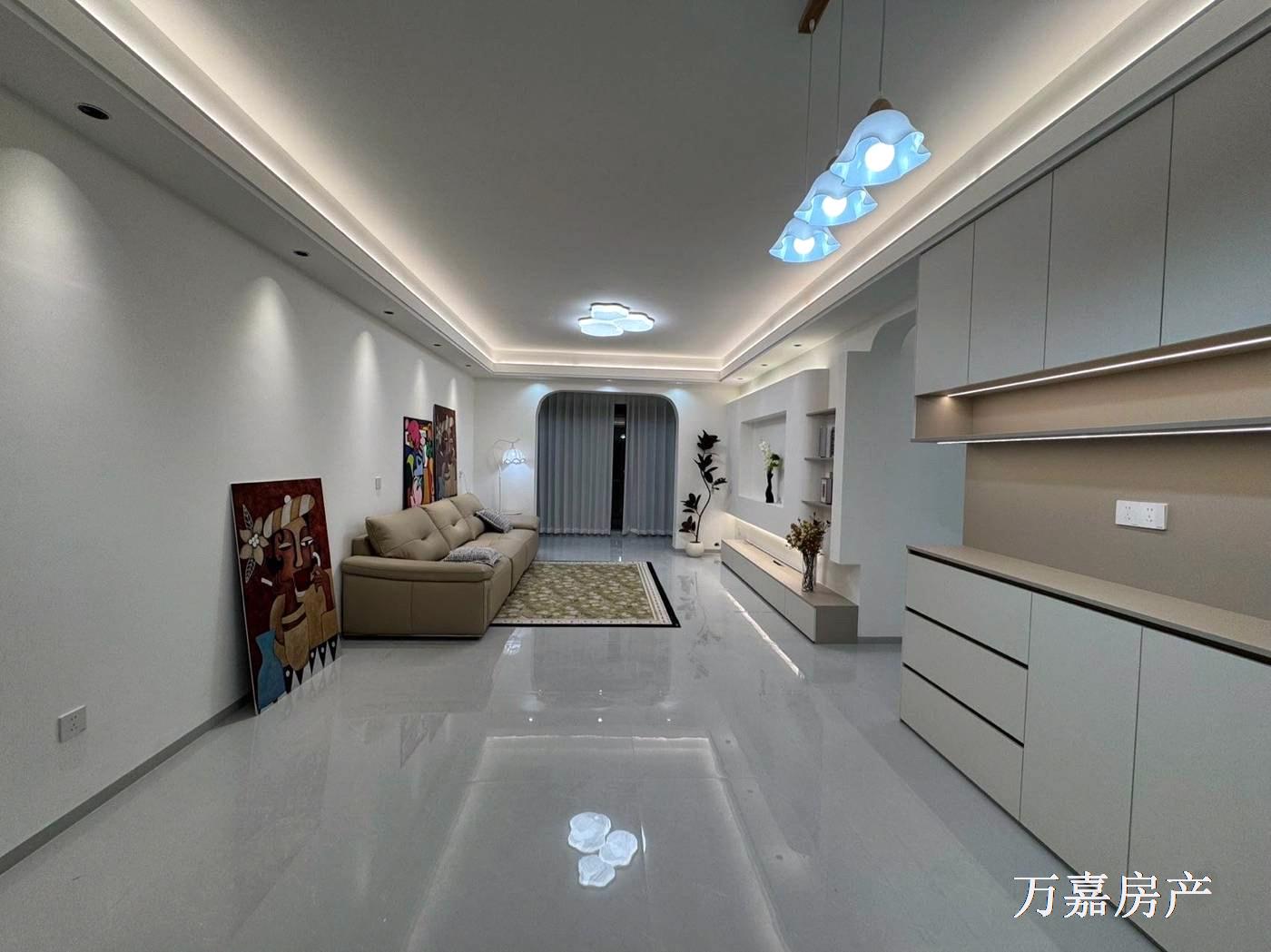 港泰城精装122平大3房，即买即住，61.8万（07134）18877782388