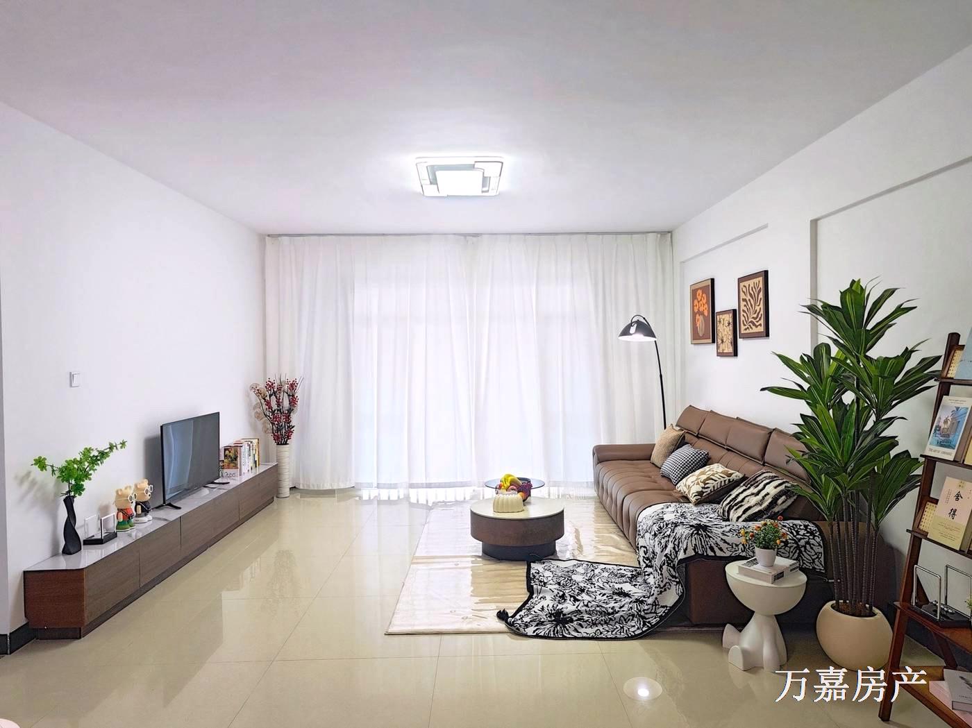 一江两岸附近电梯4房有露台，抛46.8万（07030）18877782388